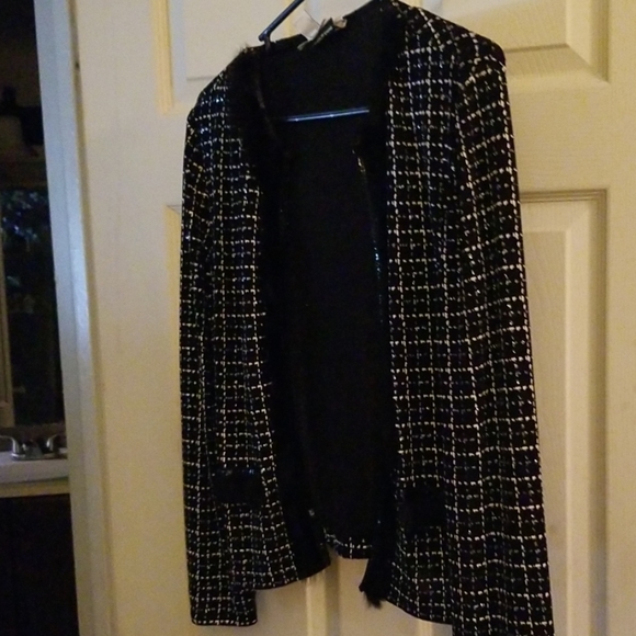 Light over jacket - Picture 1 of 4